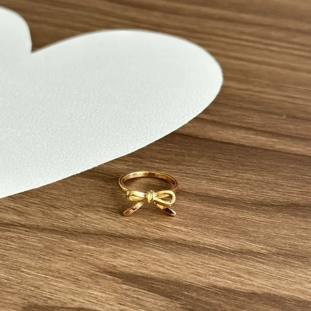 Gold Bow Ring Q28